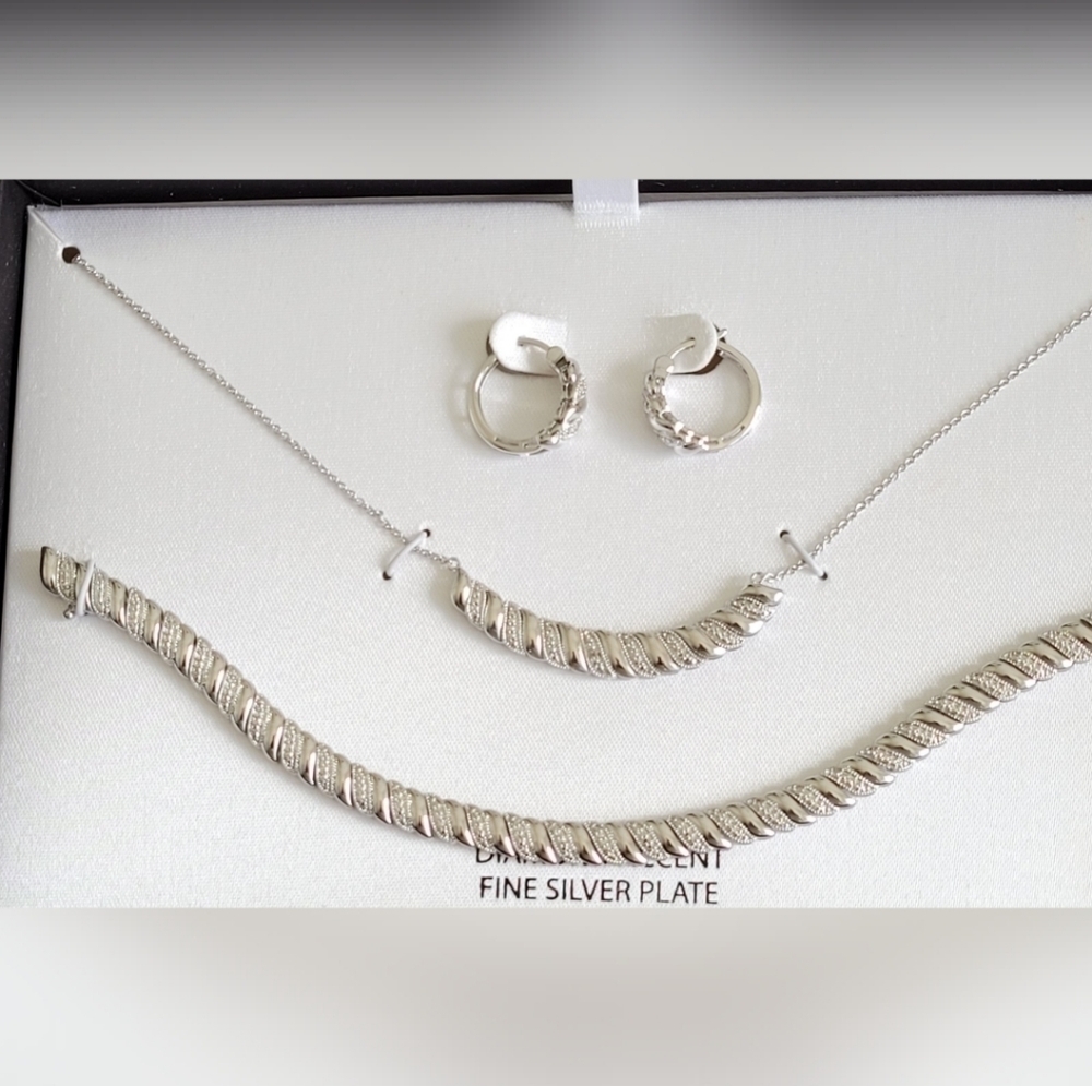 Diamond Accent Silver‎ Plated Necklace Set $200